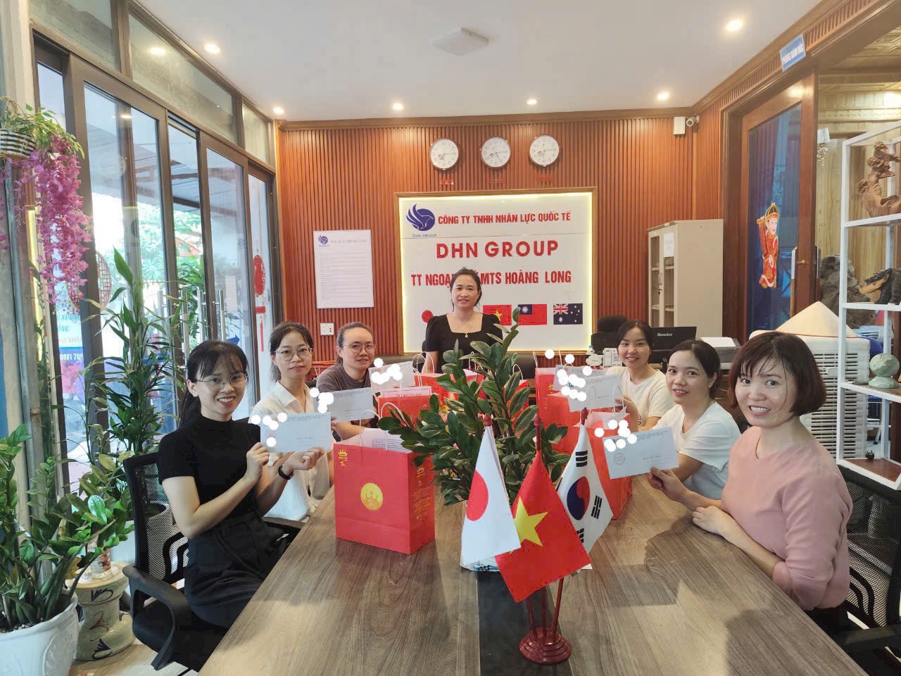 Đội ngũ văn phòng